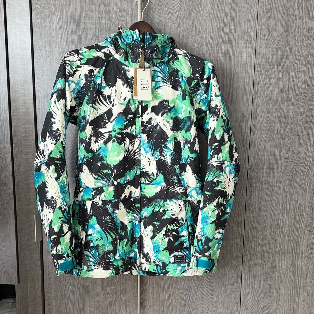 Nike Women's Green and Black Ski Jacket